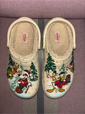 Disney Parks Crocs Holiday Christmas 2022 Mickey Donald Pluto Lined Shoes (M5/W7